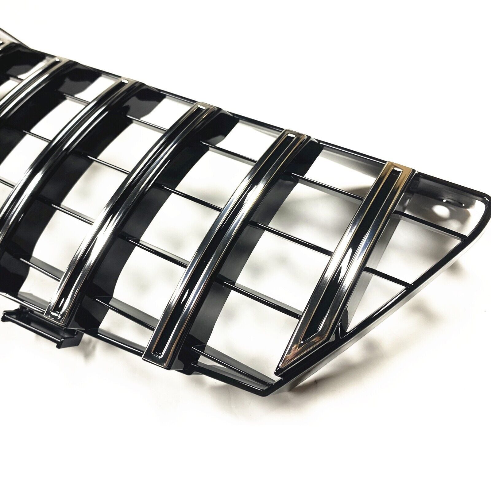 Panamericana GT Grille | C219 CLS-Class (04–10)