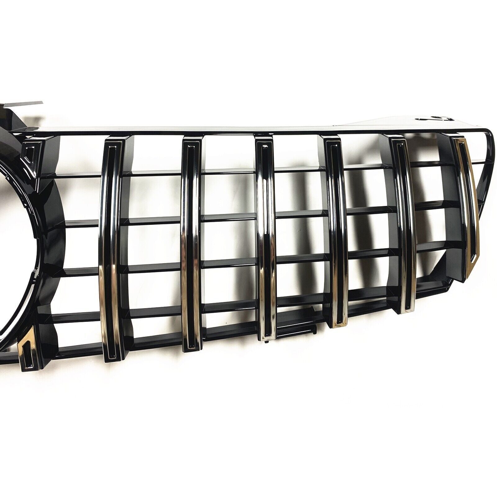 Panamericana GT Grille | C219 CLS-Class (04–10)